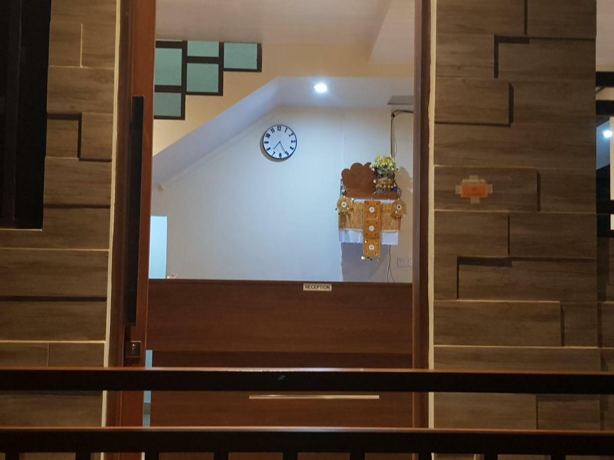 Praba Guesthouse Kuta Lombok Exteriör bild